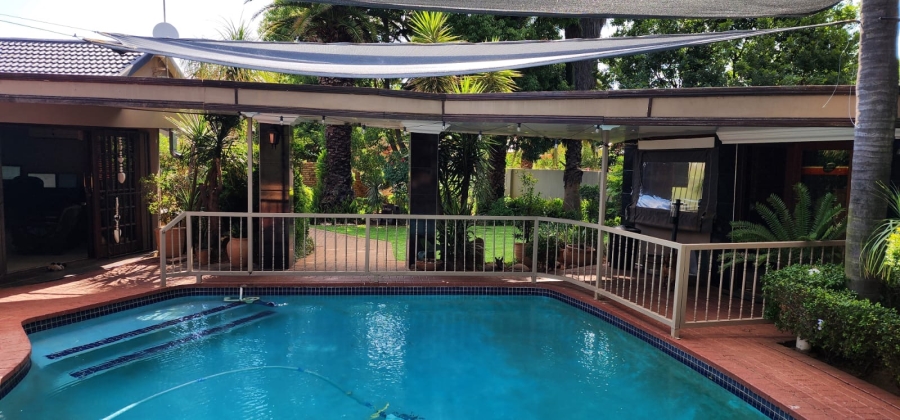 7 Bedroom Property for Sale in Flamwood North West